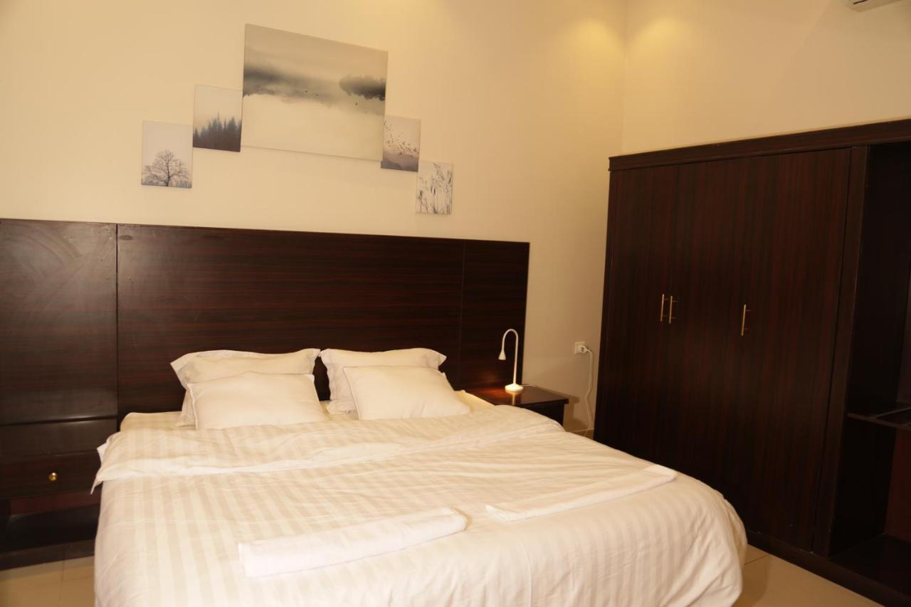 Spacious Apartments At Basla St 3 Mins From King Fahd Stadium Riyadh Exterior photo